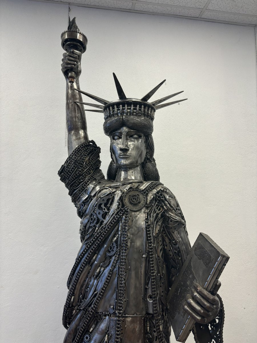 Statue de la liberté en pièce automobiles (metal)-photo-2