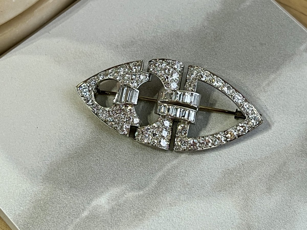 Broche Art Déco en or blanc, platine, diamants demi-taille et diamants baguette vers 1930-photo-3