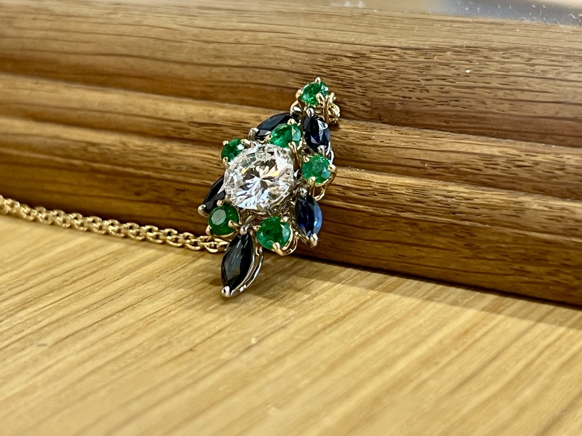 Two-tone Gold Pendant, Exceptional 1.32-carat White Diamond (e Si1 Clarity), Emeralds And Sapphires 