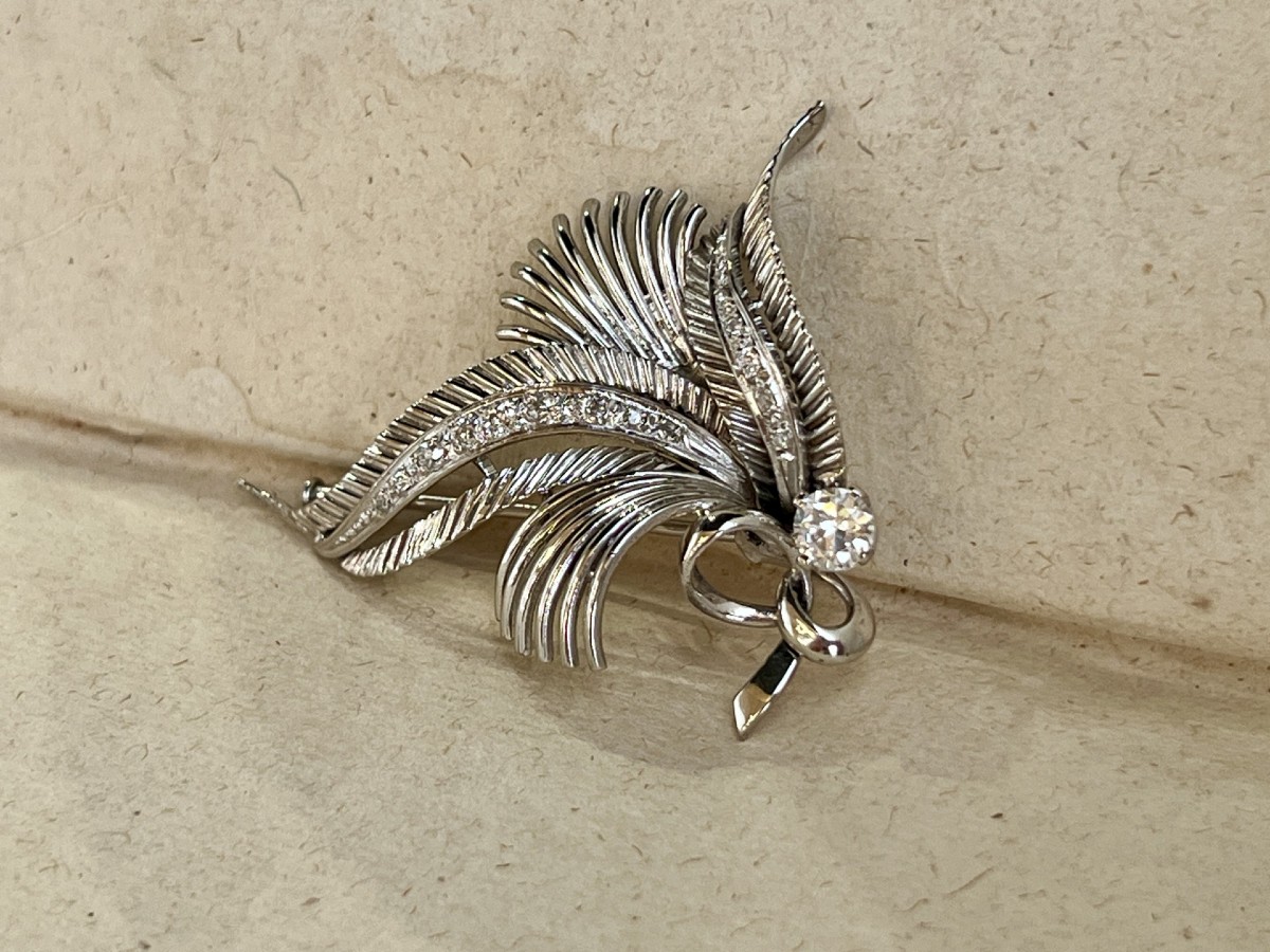 Leaf Brooch In White Gold, Platinum, Old-cut Diamond 0.50 Ct And Diamonds Totaling 0.30 Ct 
