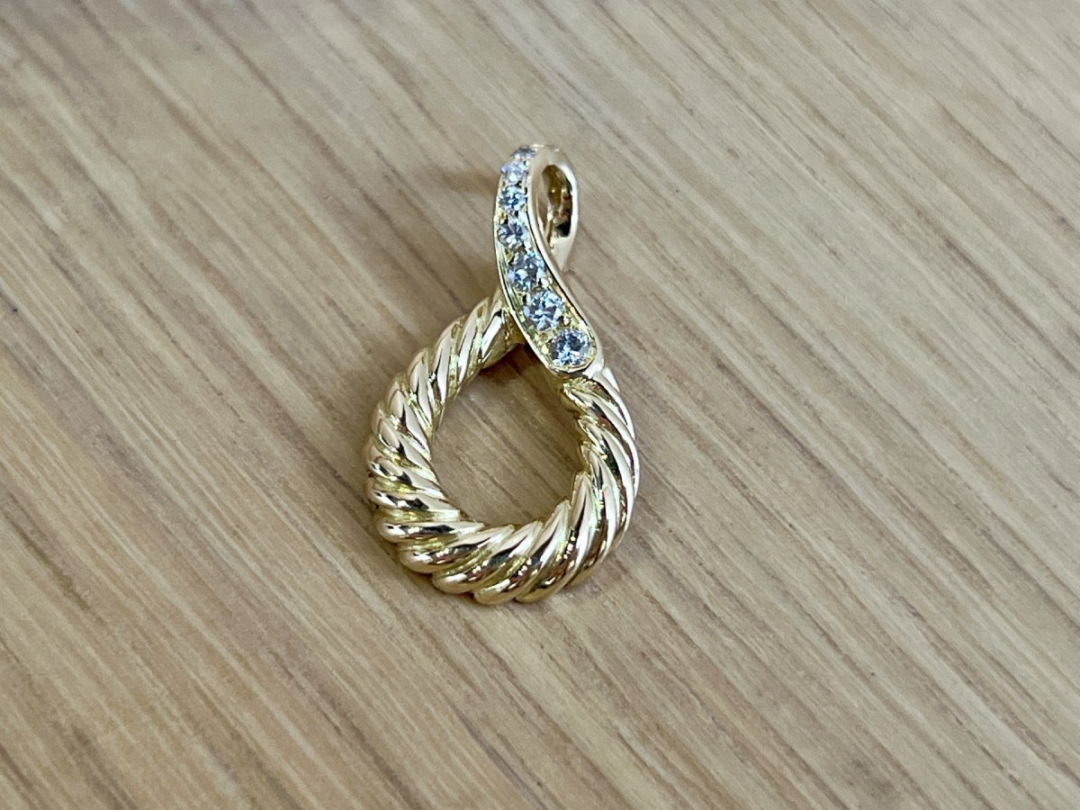 Pendentif Goutte en or jaune de 3 grammes et diamants pour 0,12 carat-photo-3