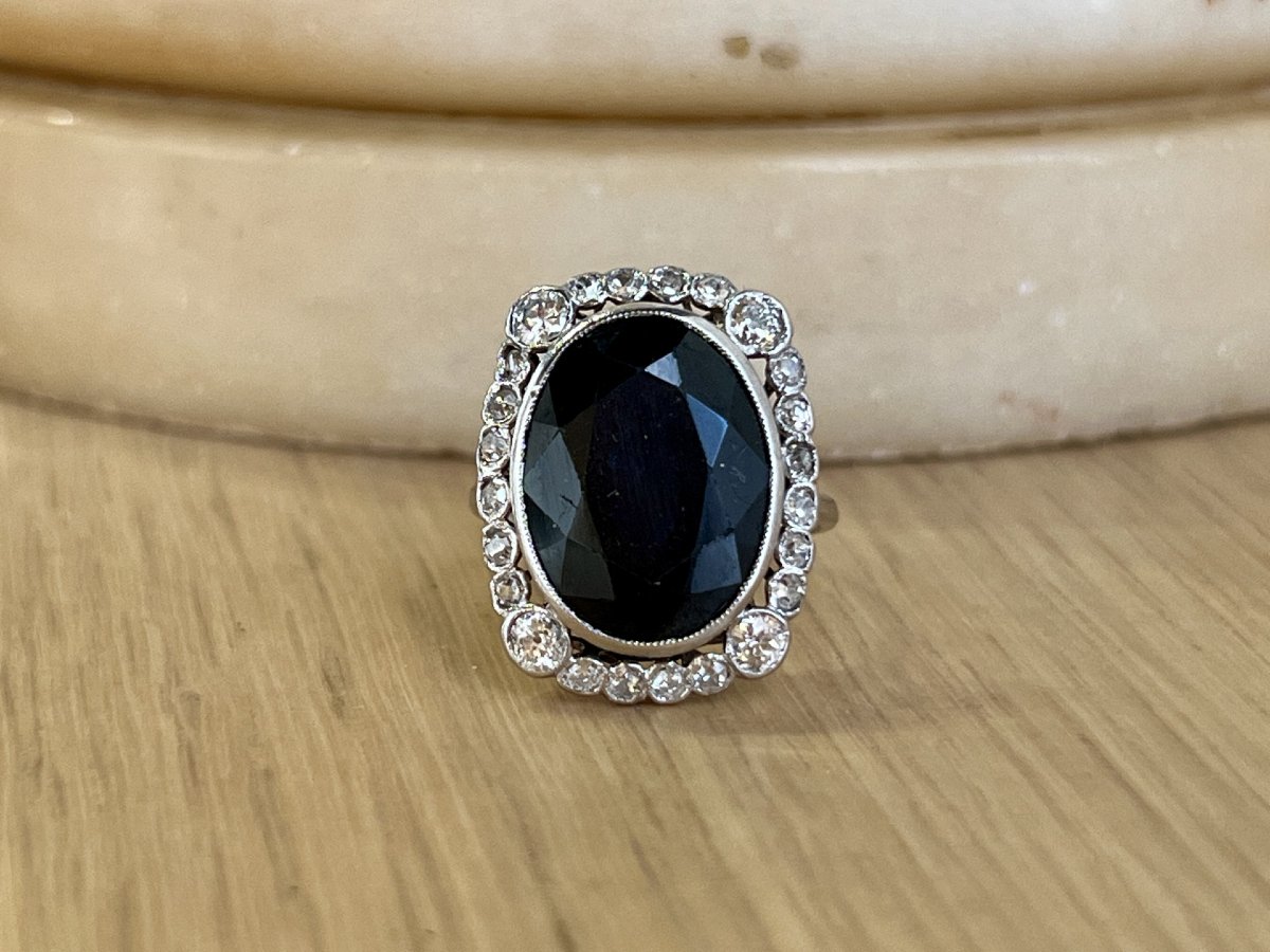 Marguerite Ring In White Gold, Platinum, 10.50 Carat Oval Sapphire And Ta Diamonds Totaling 0.60 Ct-photo-2