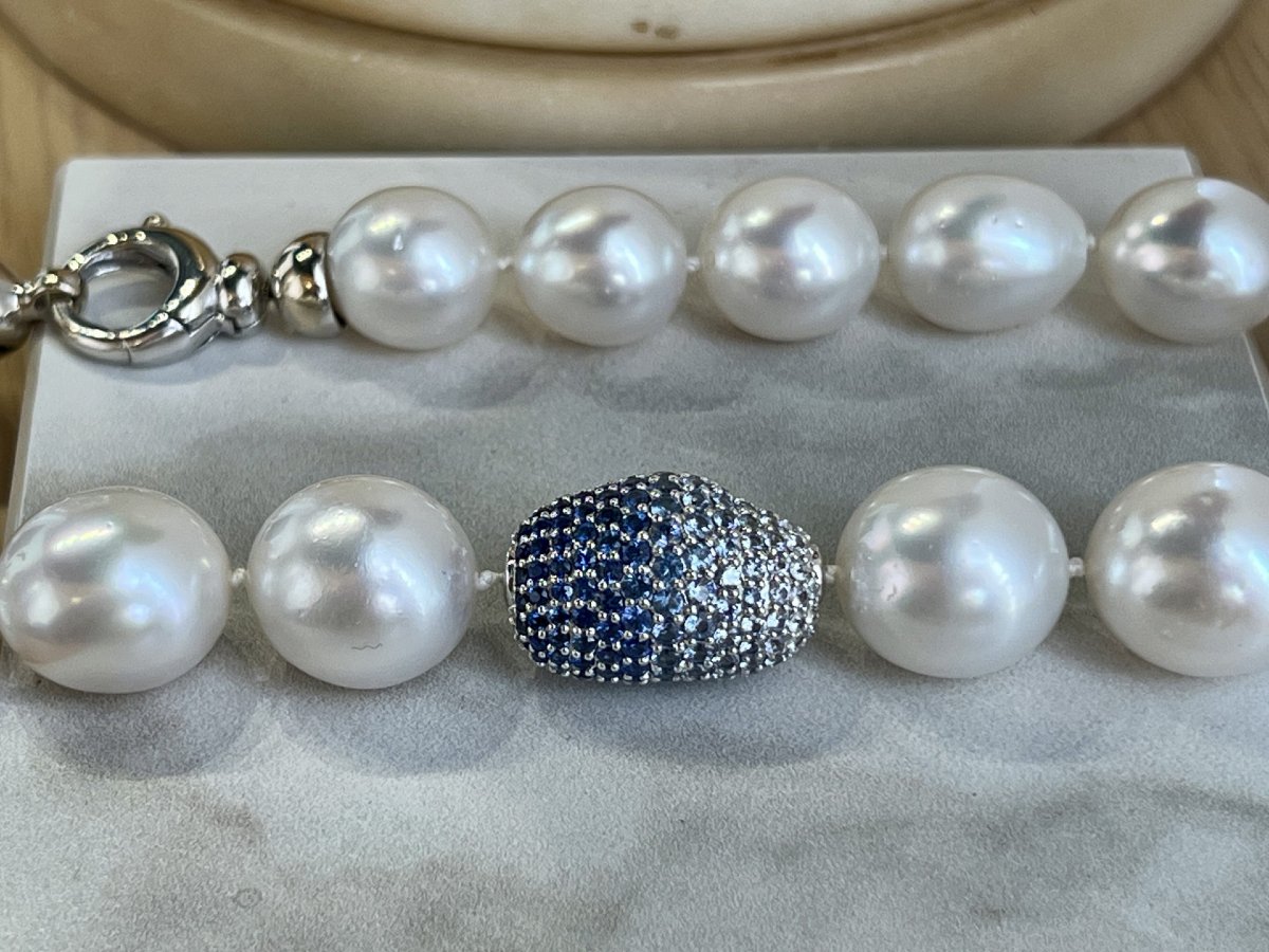 South Sea Pearls And Sapphires Necklace, 1.90 Carats. White Gold Clasp-photo-4