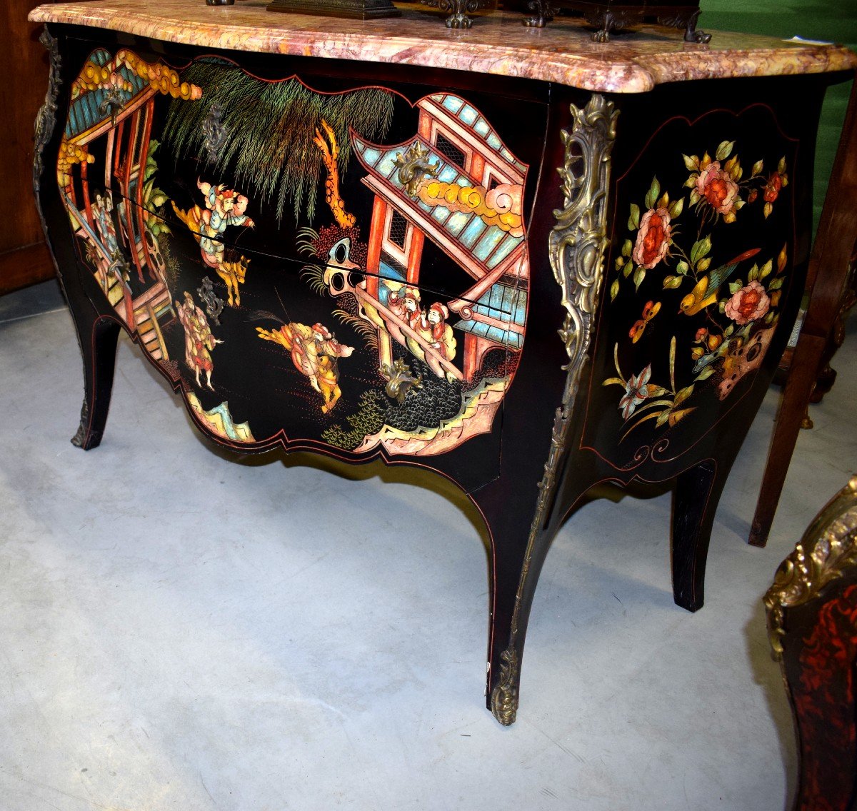 Coromandel Style  Chinese Lacquer Commode-photo-1