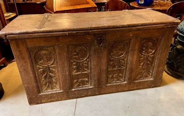 Renaissance Period Trunk-photo-5