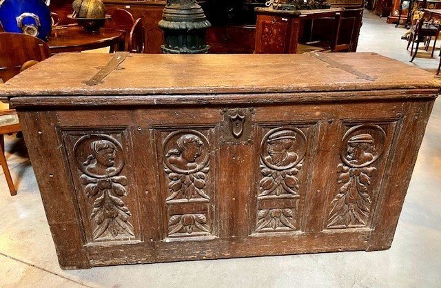 Renaissance Period Trunk-photo-7