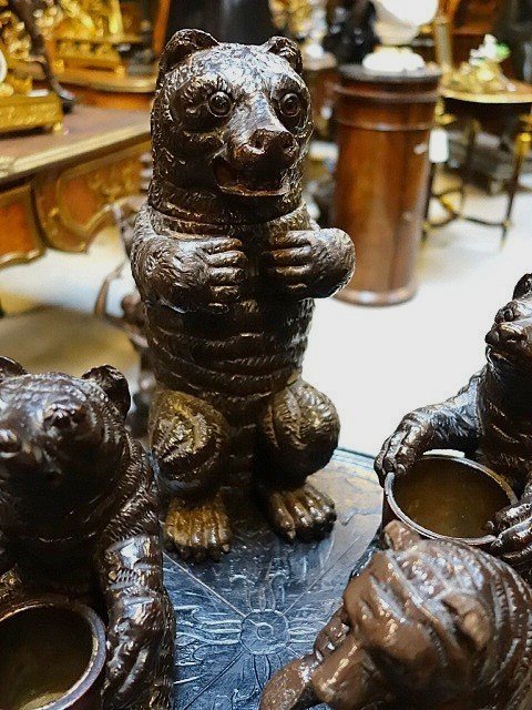 Swiss Carved Wooden Tobacco Table-photo-3