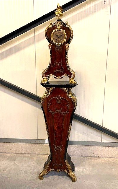 Pendule et sa gaine de style Louis XV 