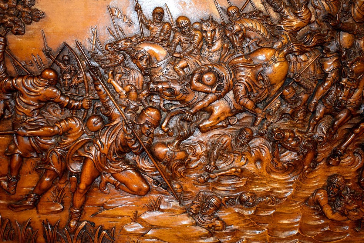 Bas-relief Depicting "the Battle Of The Golden Hopes" -photo-2