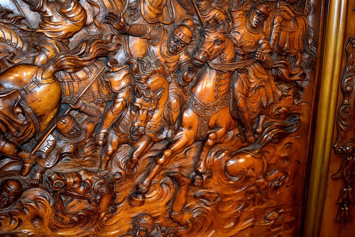 Bas-relief Depicting "the Battle Of The Golden Hopes" -photo-3