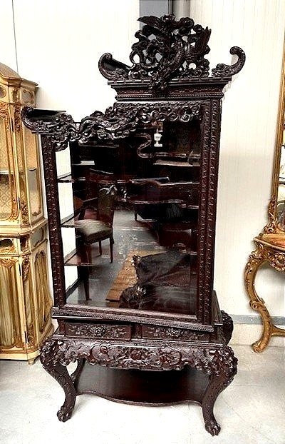 Vitrine asiatique 