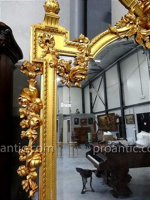 Grand miroir de style Napoleon III en bois doré-photo-2