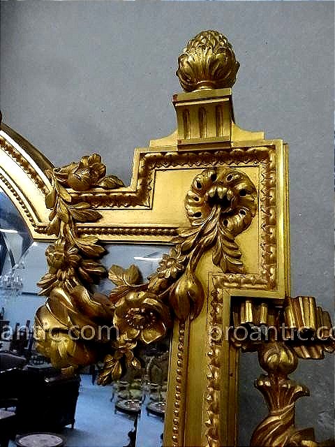 Grand miroir de style Napoleon III en bois doré-photo-1