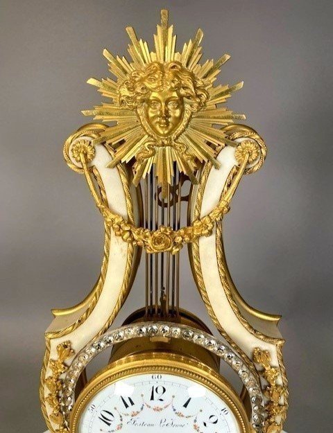 Pendule lyre en bronze doré et marbre blanc-photo-1