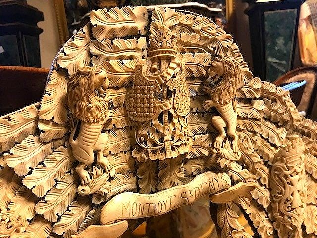Important And Rare Pair Of Bone Mirrors -photo-2