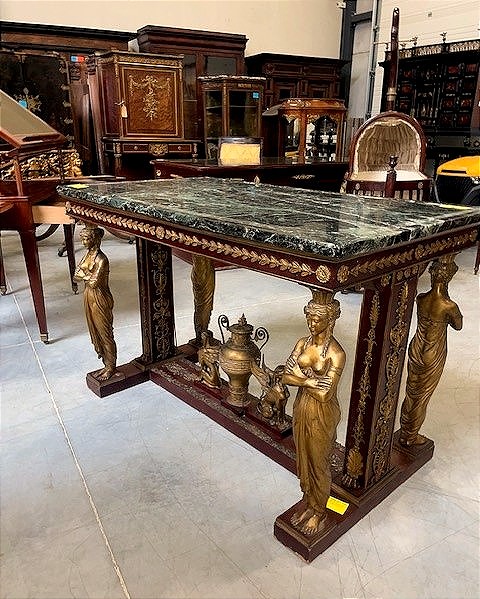 Table de style Empire