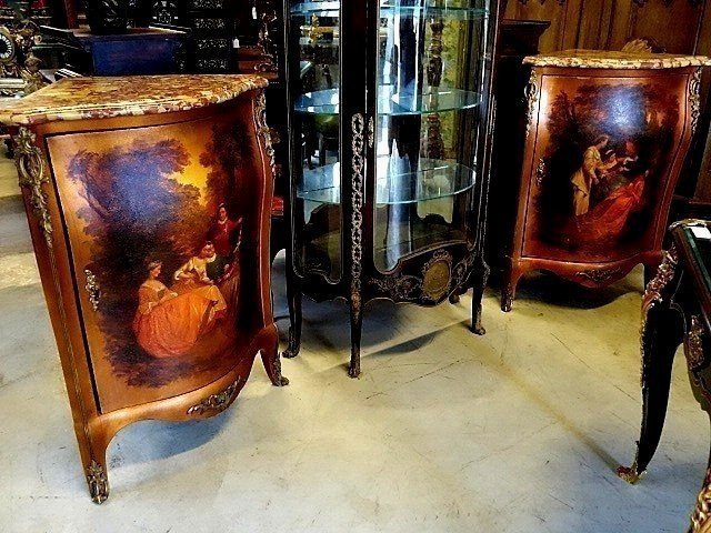Pair Of Louis XV Style Corner Cabinets -photo-2