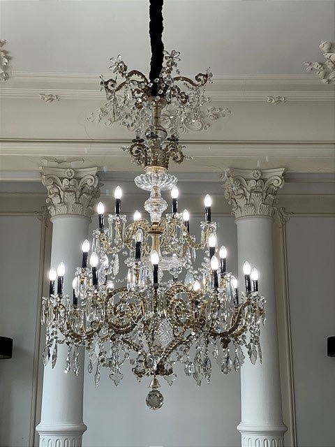 Lustre monumental en cristal de Baccarat 