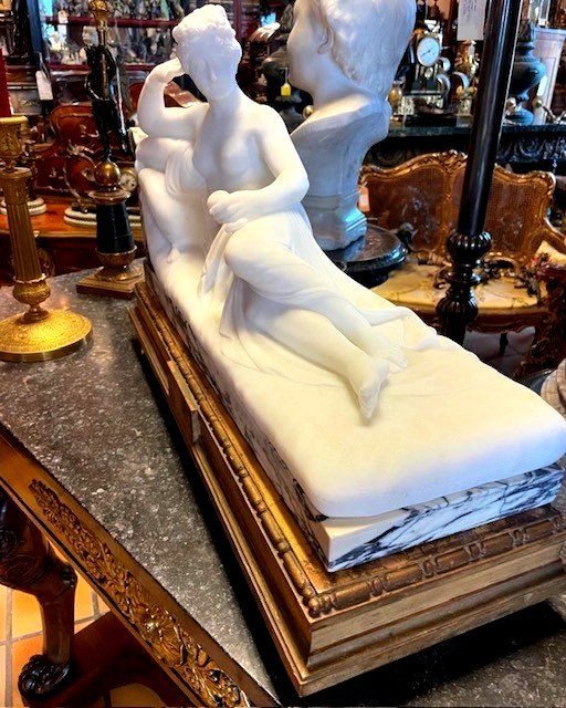 Sculpture en marbre "Vénus Victrix"-photo-1