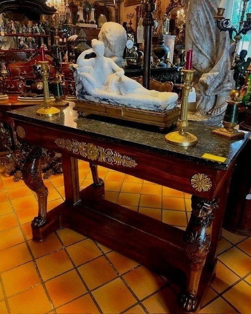 Sculpture en marbre "Vénus Victrix"