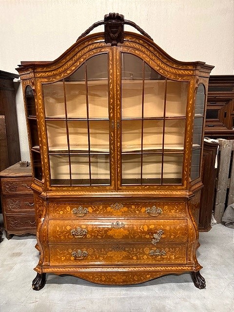 Vitrine hollandaise en marqueterie 