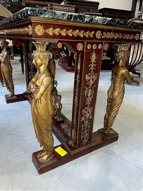 Table de milieu de style Empire-photo-1