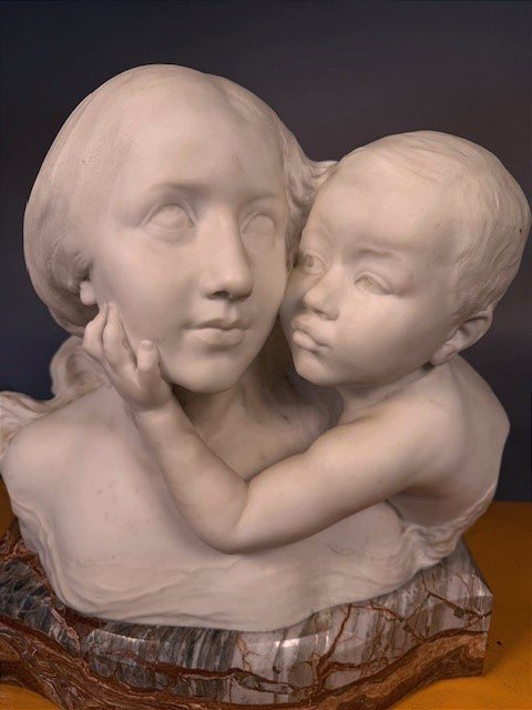 Motherhood In Carrara Marble-photo-2