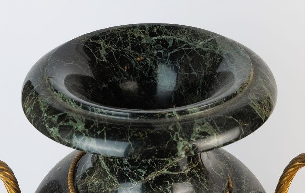 Paire de vases en marbre d'une taille supérieure à la normale-photo-4