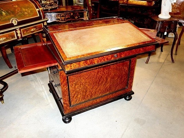 Bureau de voyage ou "Davenport"
