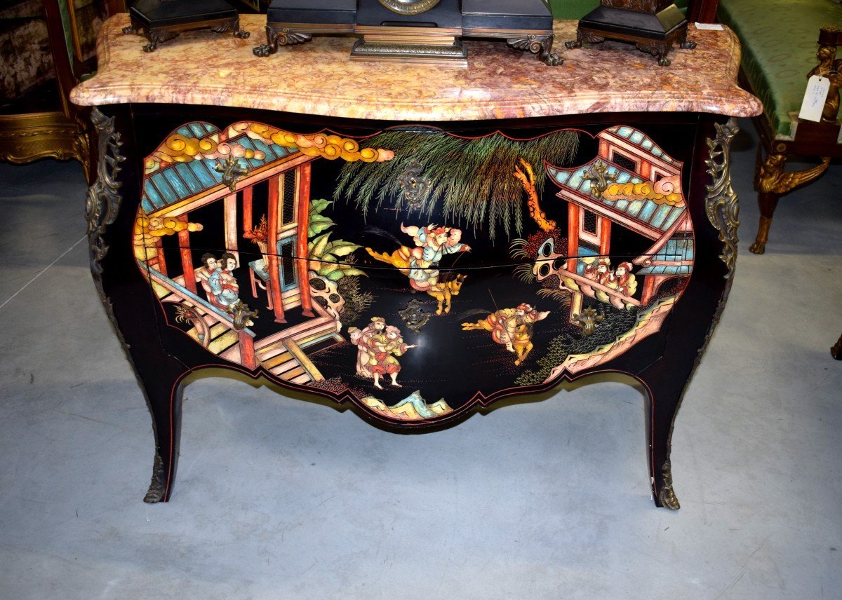 Commode Louis XV en lacque de Chine 