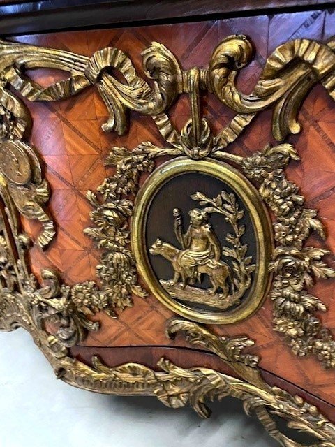 "medallion" Chest Of Drawers-photo-5