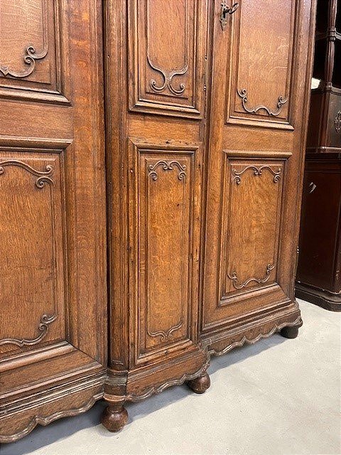 Armoire de château du XVIIIe siècle -photo-3
