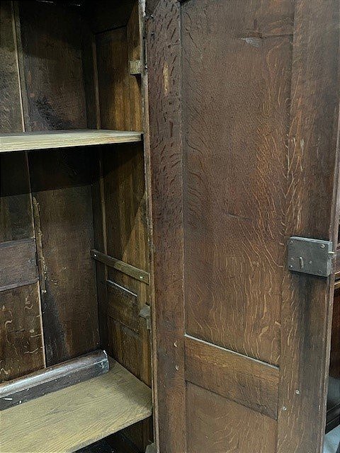 Armoire de château du XVIIIe siècle -photo-4