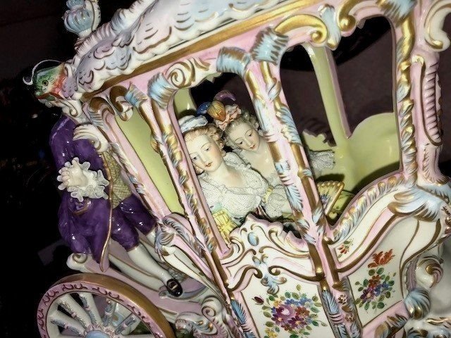 Carosse à chevaux en porcelaine -photo-2