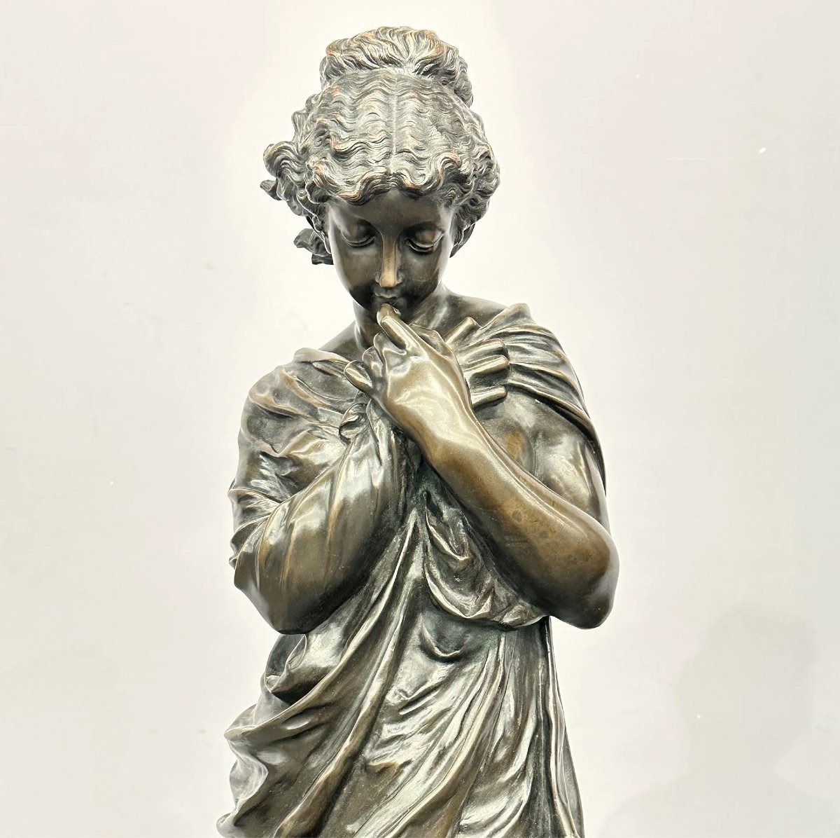 Paire de sculptures en bronze patiné.-photo-1