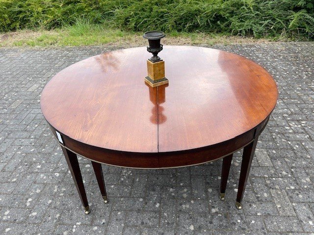 Dining Table From The Last Quarter Of The 18th Century 