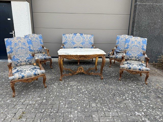 Salon de château de style Régence
