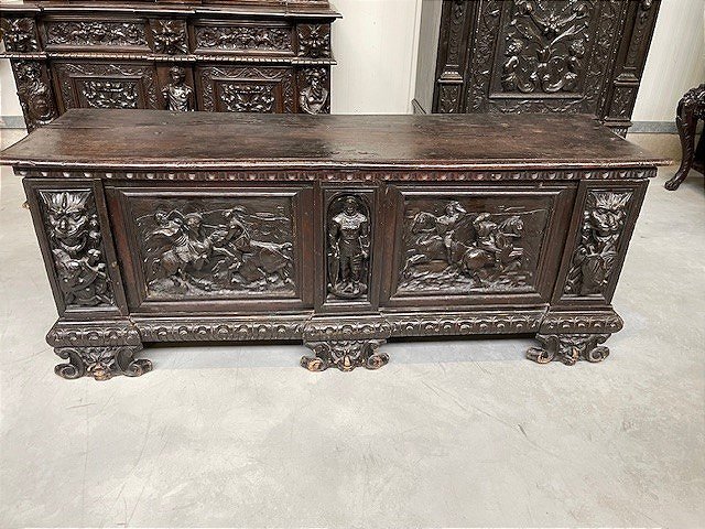 Renaissance-style Furniture Set -photo-1