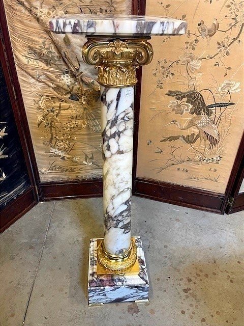 An Imposing Column Made Of  Marble And Gilded Bronze-photo-3