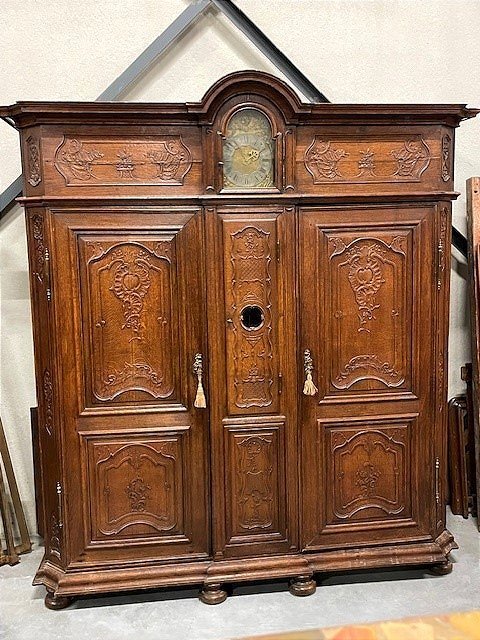 A Wardrobe With An 18th-century Clock-photo-2