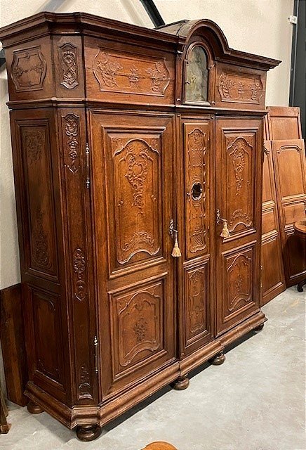 A Wardrobe With An 18th-century Clock-photo-3