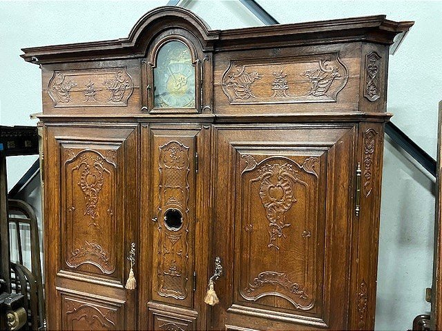 A Wardrobe With An 18th-century Clock-photo-8