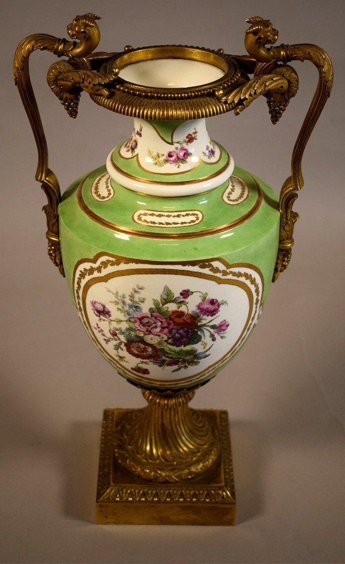 Vase en porcelaine et bronze doré-photo-2