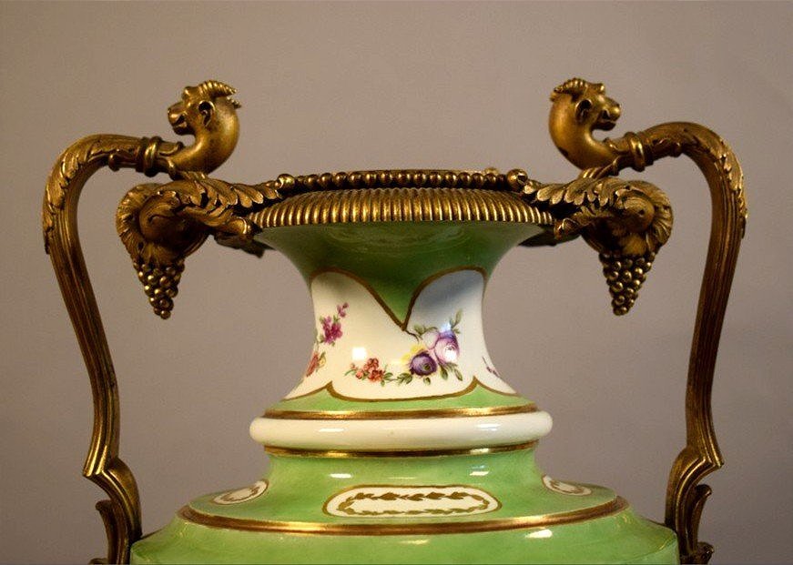 Vase en porcelaine et bronze doré-photo-4