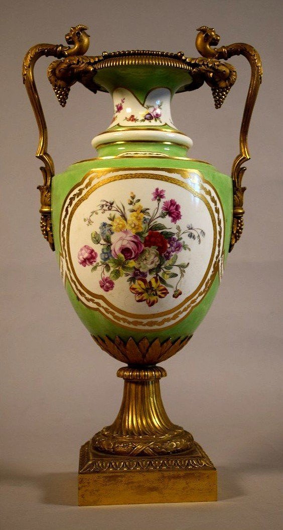 Vase en porcelaine et bronze doré