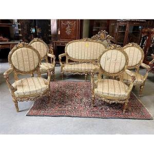 Salon en bois doré