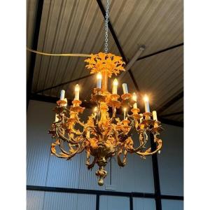 Grand lustre en bronze doré à 16 lumières