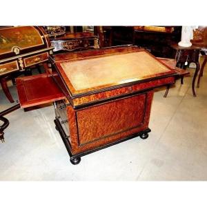 Bureau de voyage ou "Davenport"
