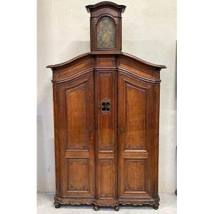 Armoire de château du XVIIIe siècle 