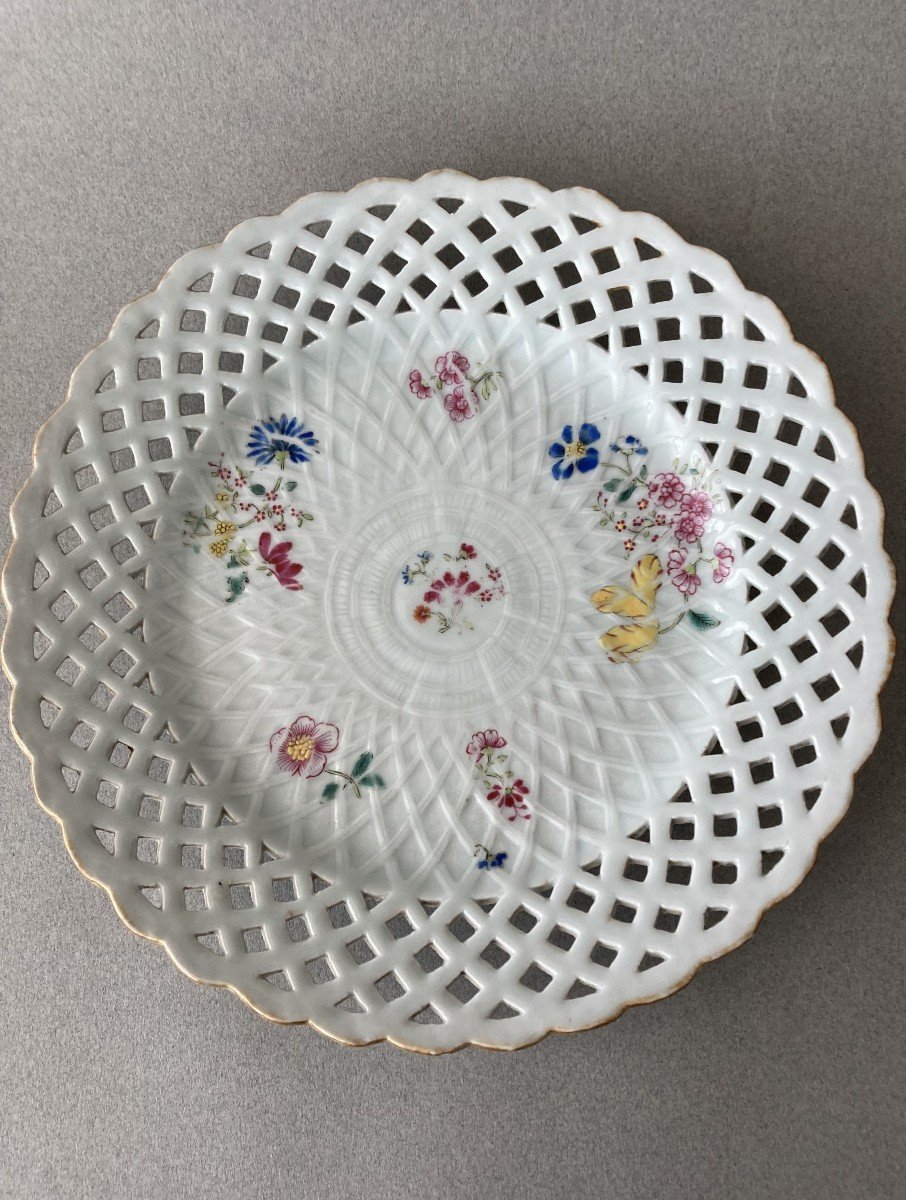 Chine : Assiette en porcelaine à l'imitation de la vannerie 18ème -photo-2